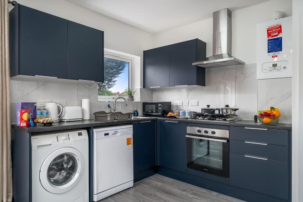 Ferienwohnung Lux 3Bed Near Wembley With Parking By Oceana Group - Sleeps 8 London Borough of London Borough of Harrow Exterior foto